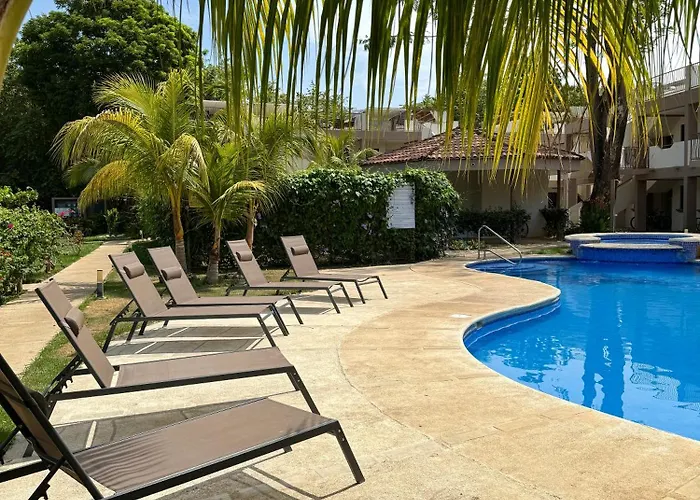 Two Palms Ground Floor Unit Across From * Coco