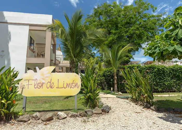 Ferienhaus Two Palms Ground Floor Unit Across From Coco