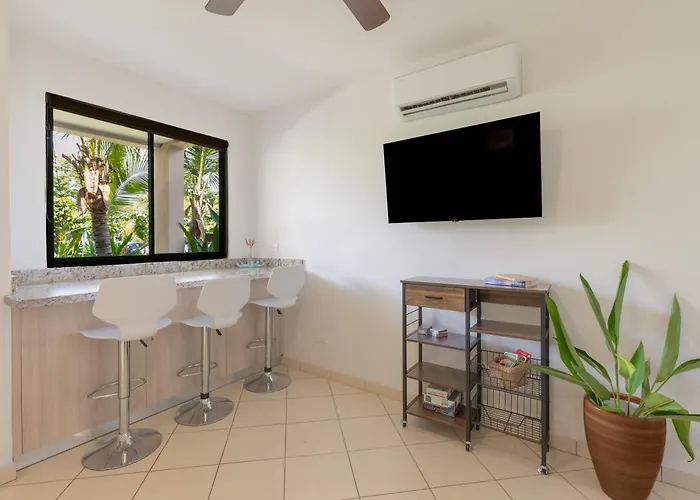 Two Palms Ground Floor Unit Across From Ferienhaus Coco